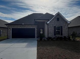 122 Bon Ami Dr, Freeport, FL 32439