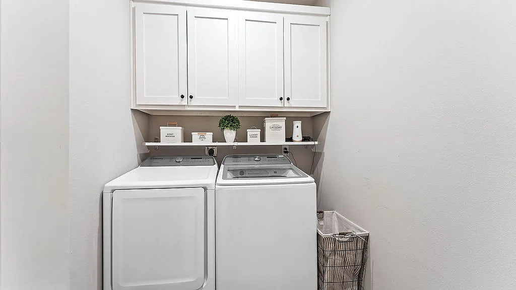 5 bed, 2350 sqft, $3,500 — Photo 4
