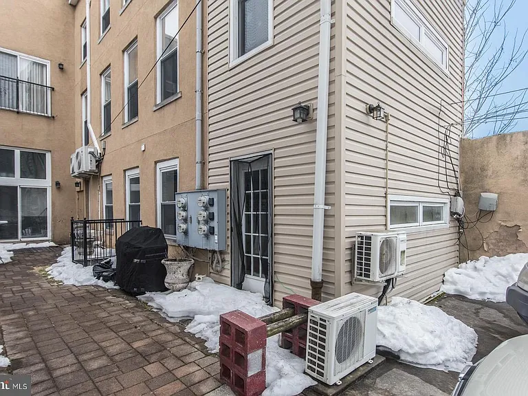 1111 Mount Vernon St #2 — Photo 15