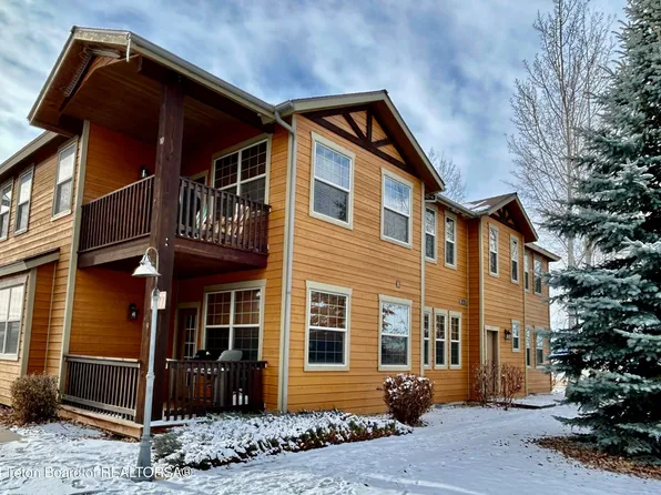 677 Buffalo Junction Loop Unit 9, Driggs, ID 83422