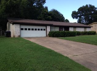 115 Sherwood Dr, Longview, TX 75605