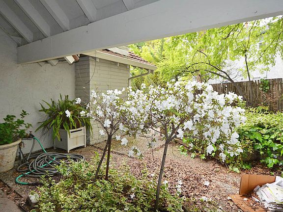 2nd image of 8082 Camstock Ct