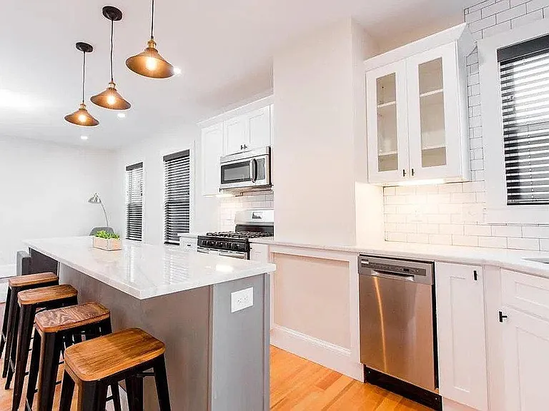 2 Elbow St #3 — Photo 3