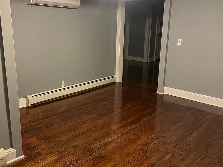 655 Farmington Ave #1 — Photo 3