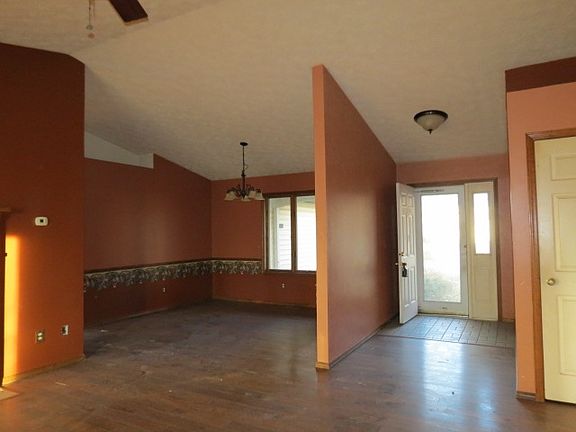 2nd image of 2409 N Baron Dr