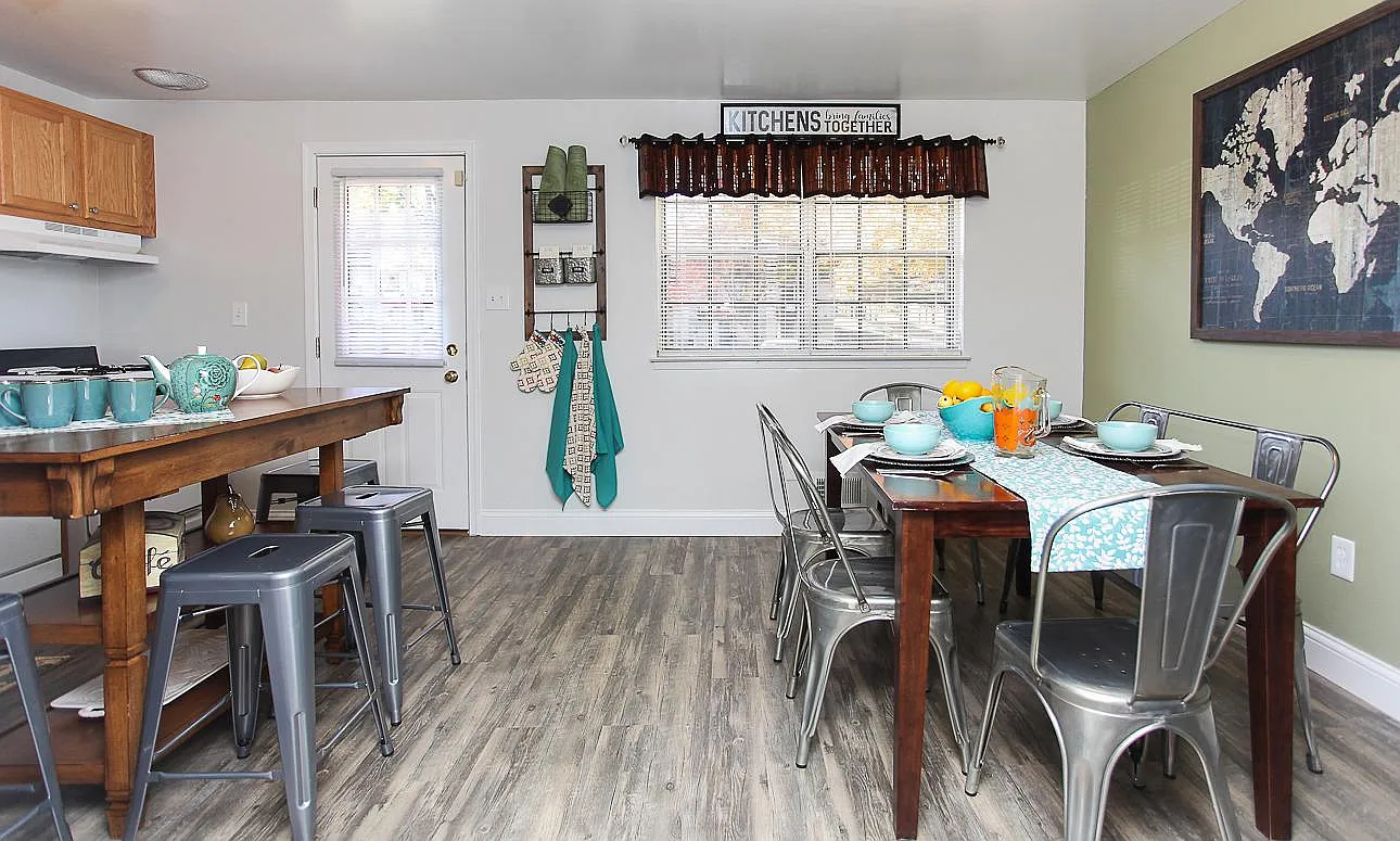 Walden Circle Townhouses — Photo 3