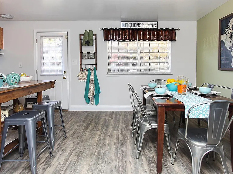 Walden Circle Townhouses — Photo 3