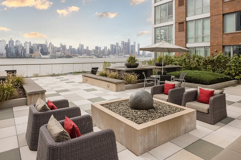 RiverTrace at Port Imperial — Photo 2