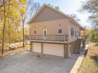 1916 Cottage Row Rd, Cedar Falls, IA 50613
