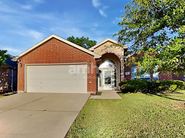 8829 Stirrup Way, Fort Worth, TX 76244