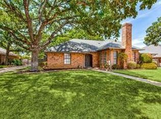 5802 Royal Club Dr, Arlington, TX 76017