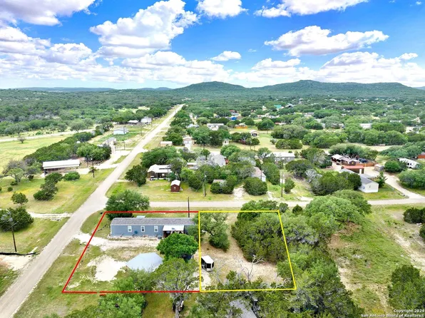 757 PR 1517, Bandera, TX 78003