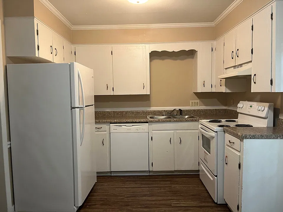 415 Lafayette Ave N #11