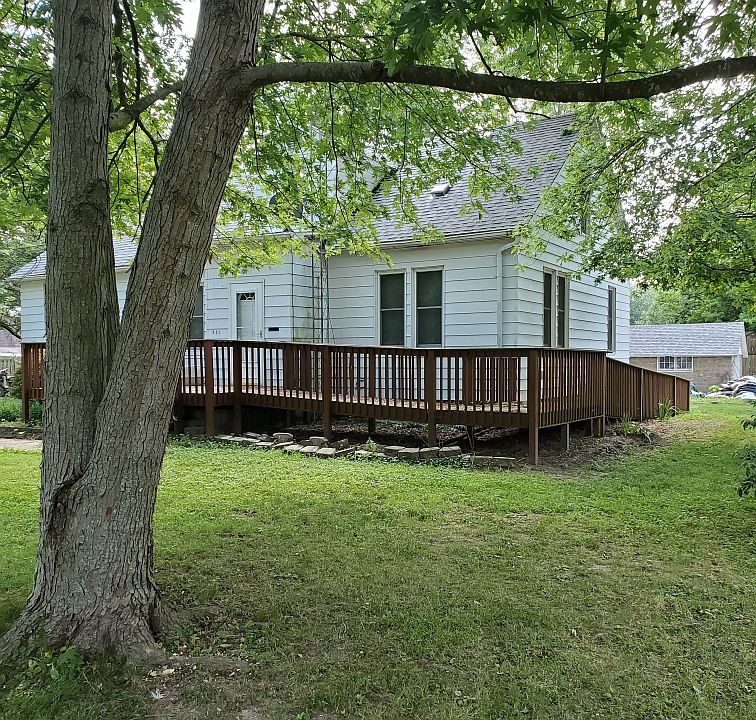 2nd image of 403 S Walnut St
