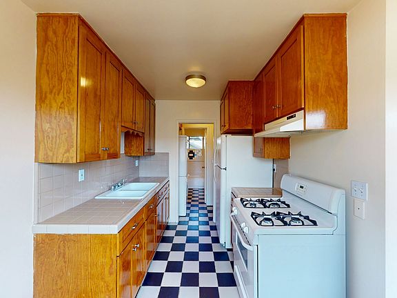 5th image of 50-54 N Parkwood Ave #54-02