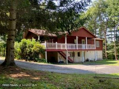 801 Park St, Jermyn, PA, 18433