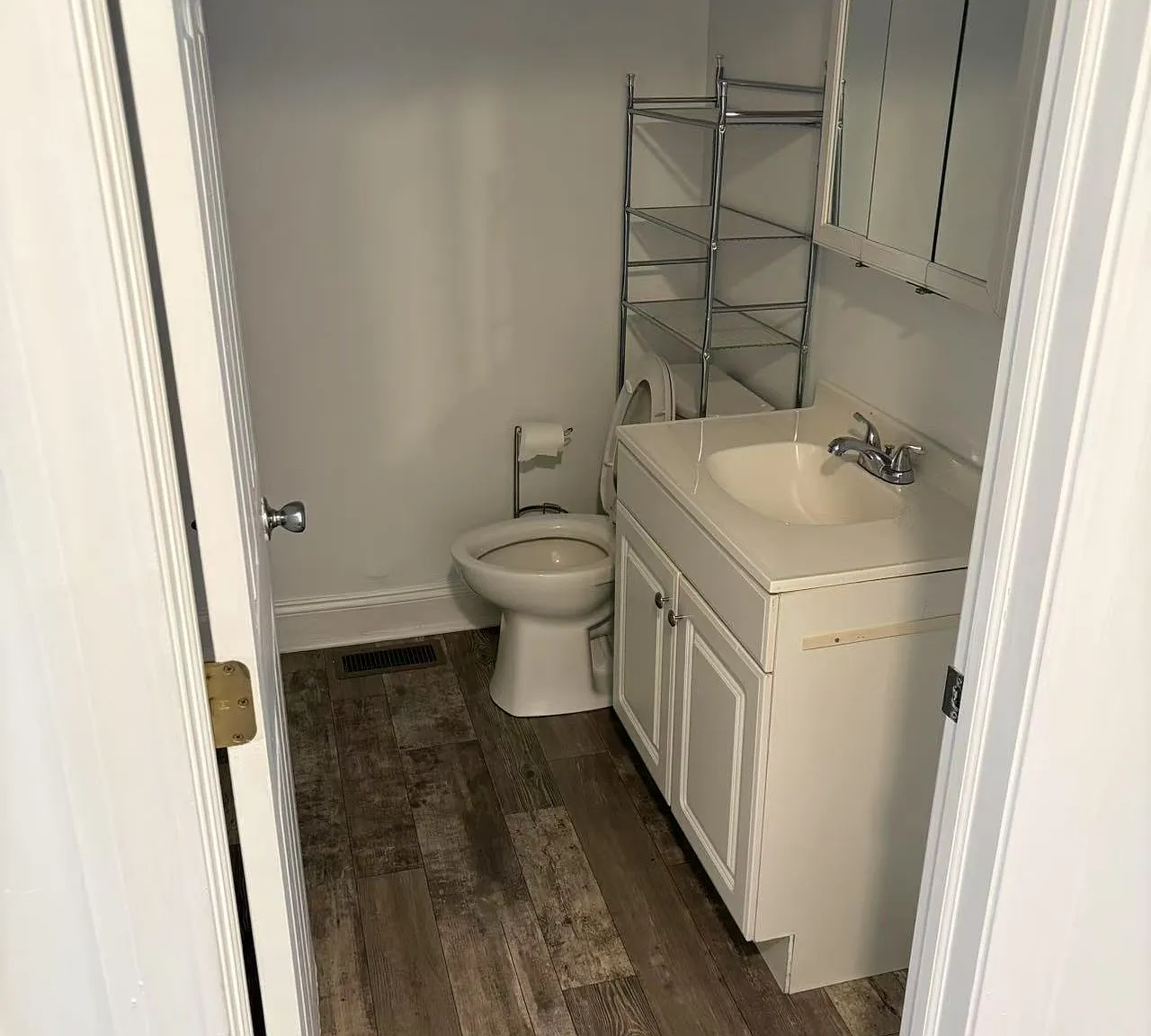 2 bed, 1.5 bath, 1000 sqft, $950 — Photo 4