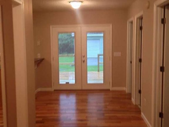 3rd image of 8938 Dale St NE