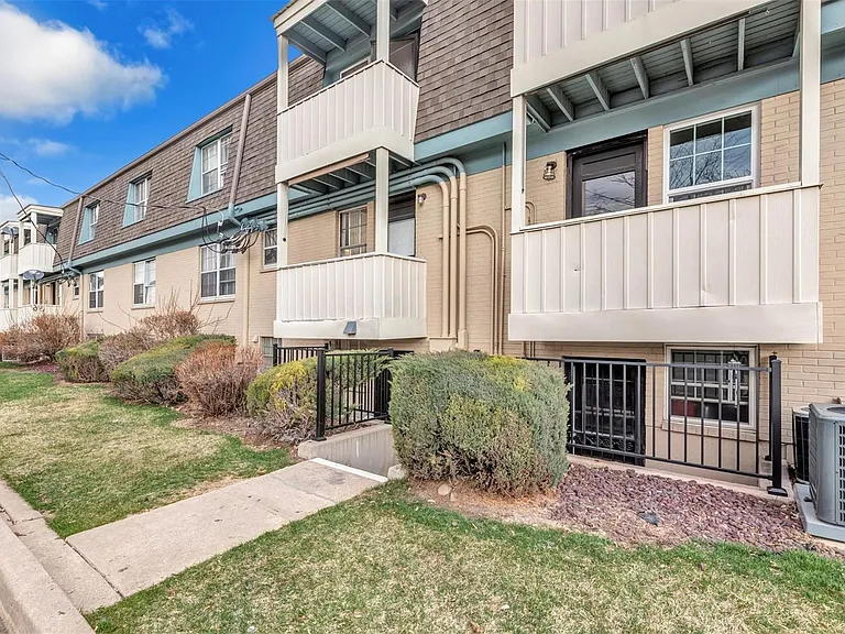 9330 E Girard Ave #7 — Photo 24