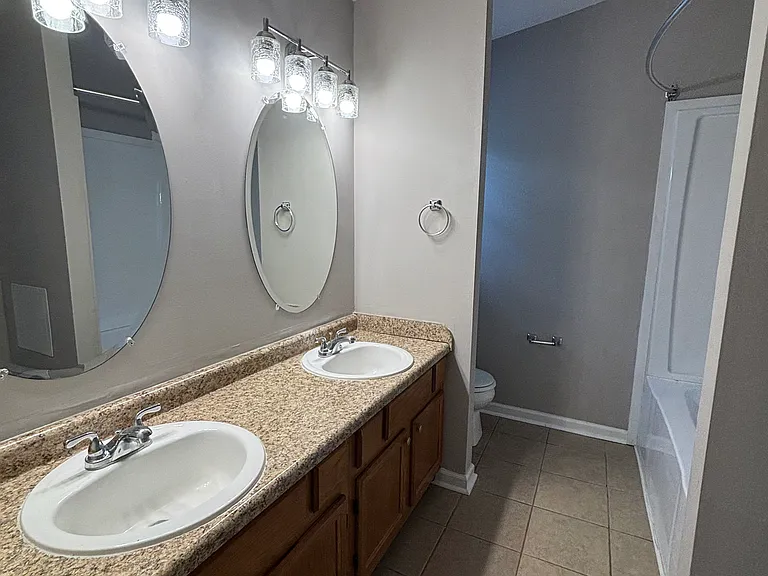 1129 Aqueduct Way — Photo 35