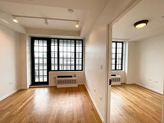 Rented by R New York