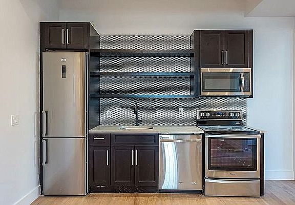 4th image of 188 Montrose Ave #3A
