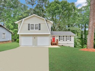 616 E Rockborough Ct, Stone Mountain, GA 30083