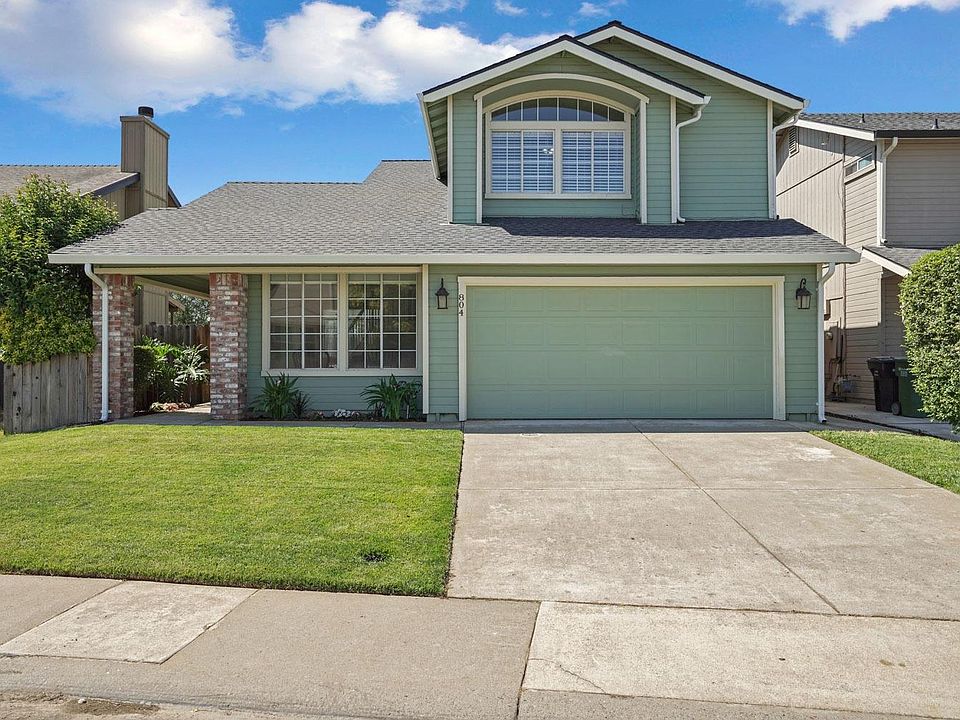 1st image of 804 Lyonia Dr