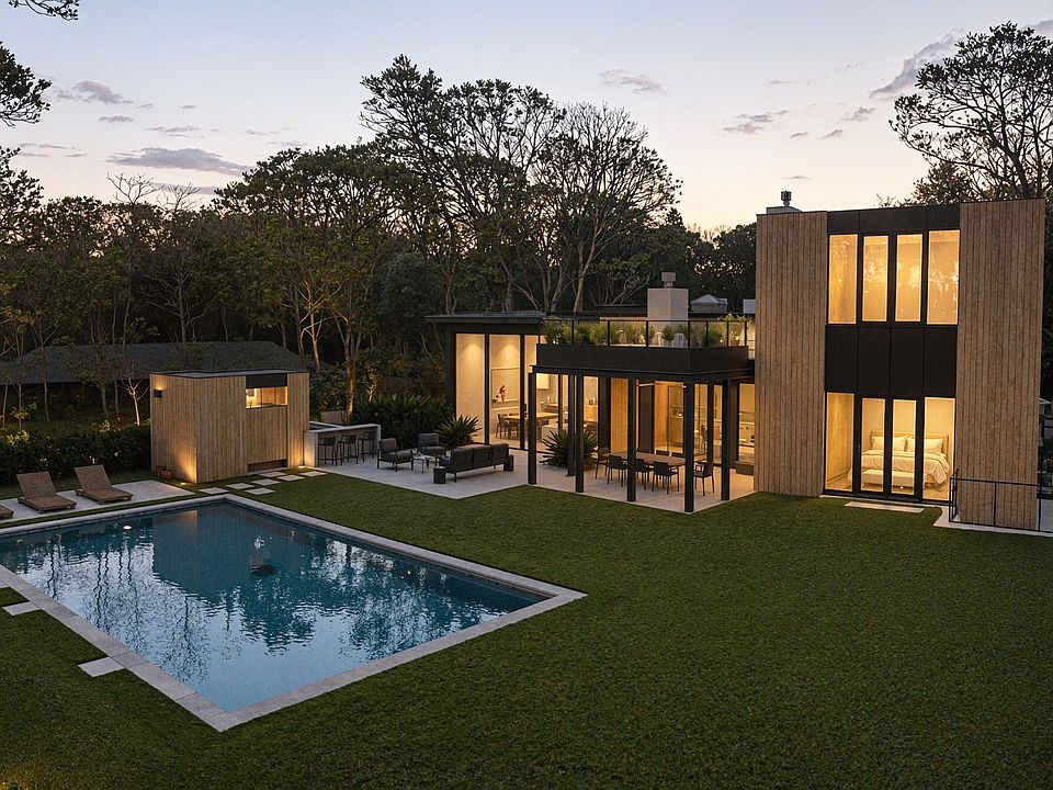 1st image of 8 Heatherwood Ln