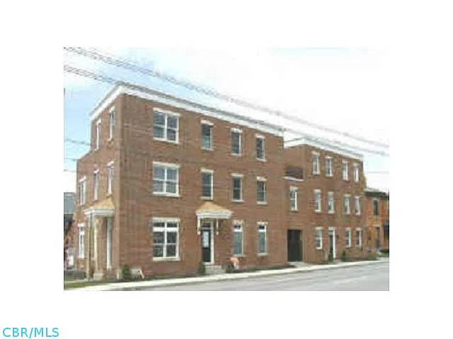 981 Summit St photo 1