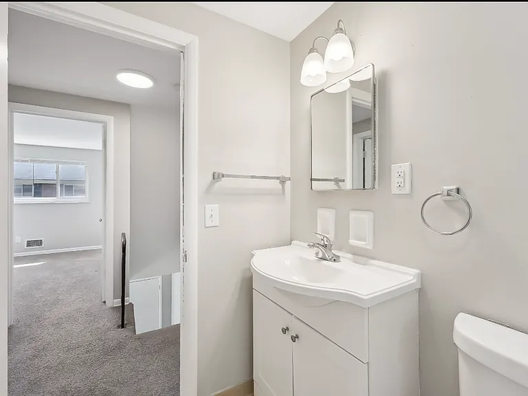 Worthington Court Townhomes — Photo 7