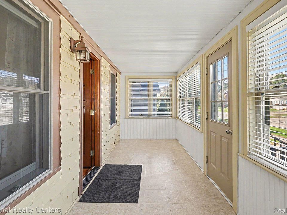 419 John M Ave, photo 4