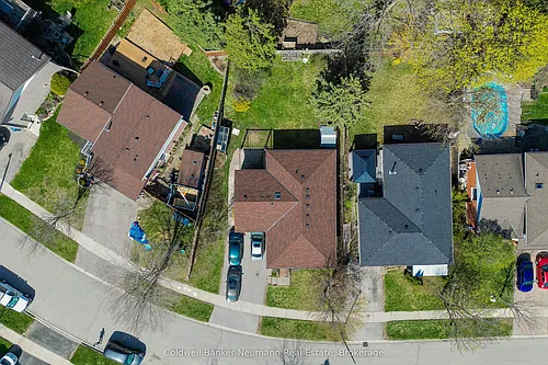 37 Dunhill Cres #UPPER Photo 1