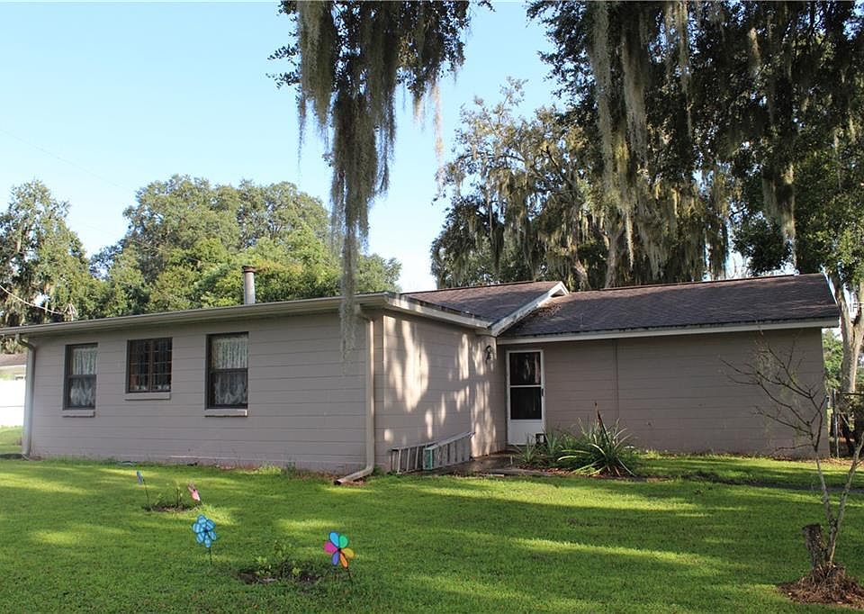2nd image of 2714 Charleston Dr