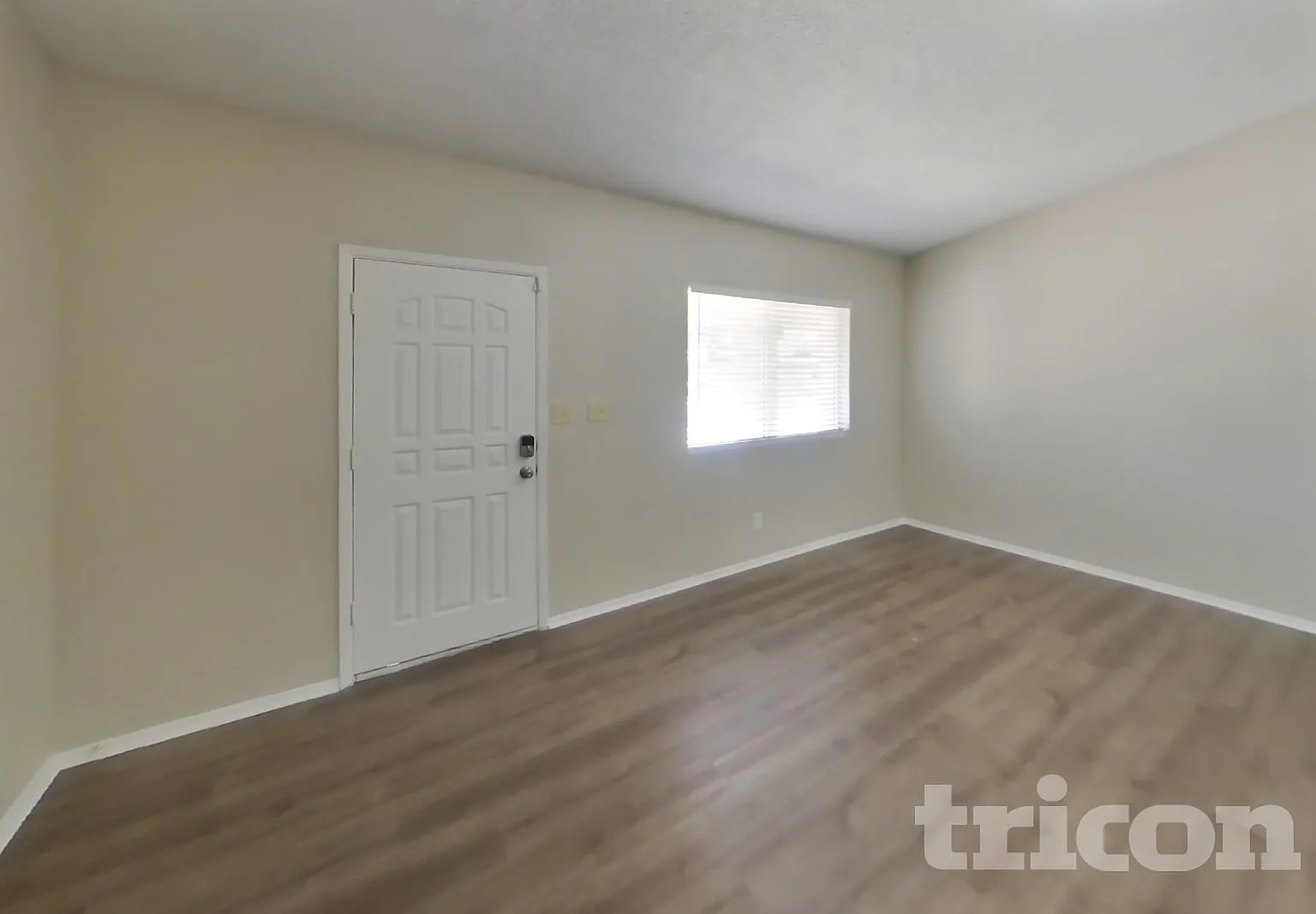 222 W Topeka Dr Phoenix AZ — Photo 2
