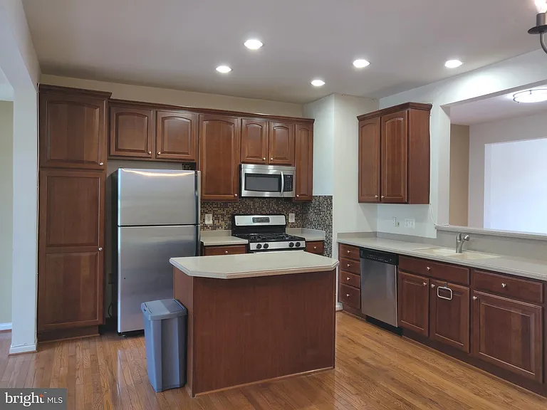4638 Odessa Dr — Photo 5