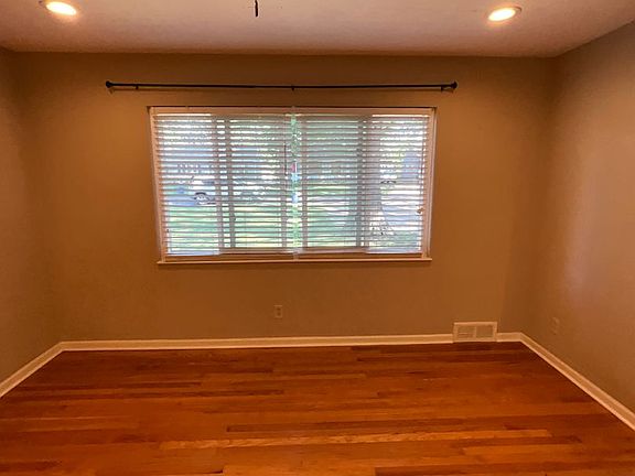 2nd image of 3133 W 44th Ter