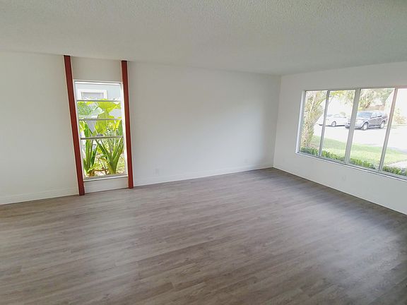 4th image of 4852 Orleans Ct APT D