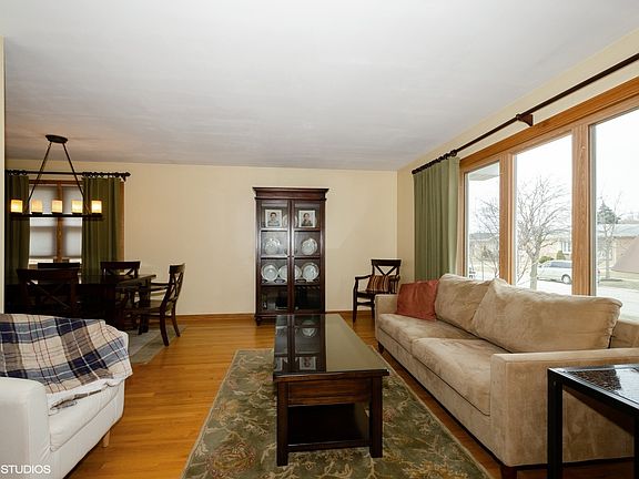 2nd image of 6826 N Dowagiac Ave