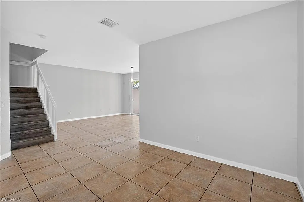 4 bed, 2.5 bath, 1828 sqft, $2,700 — Photo 3