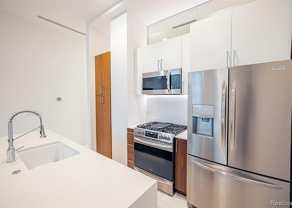 400 S Old Woodward Ave Unit 209, photo 21