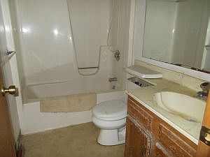 815 Deer Run bathroom3