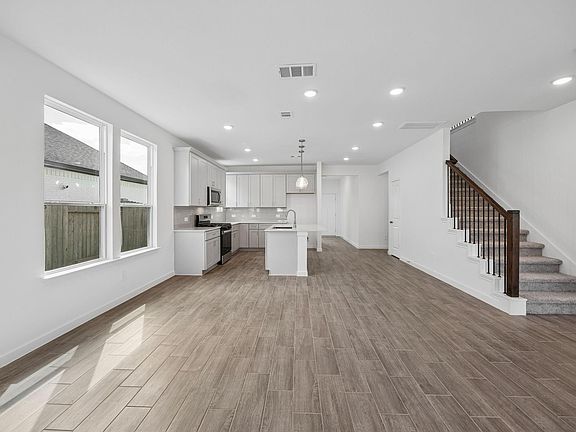 7th image of this home