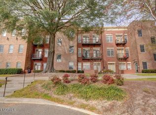 715 N 4th St APT 302, Wilmington, NC 28401