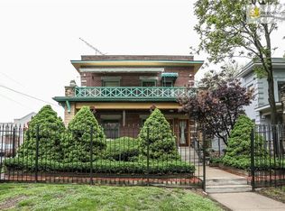1114 Brush Creek Blvd, Kansas City, MO 64110