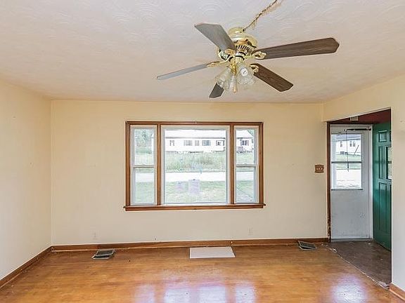 4th image of 3522 Pleasant Ave