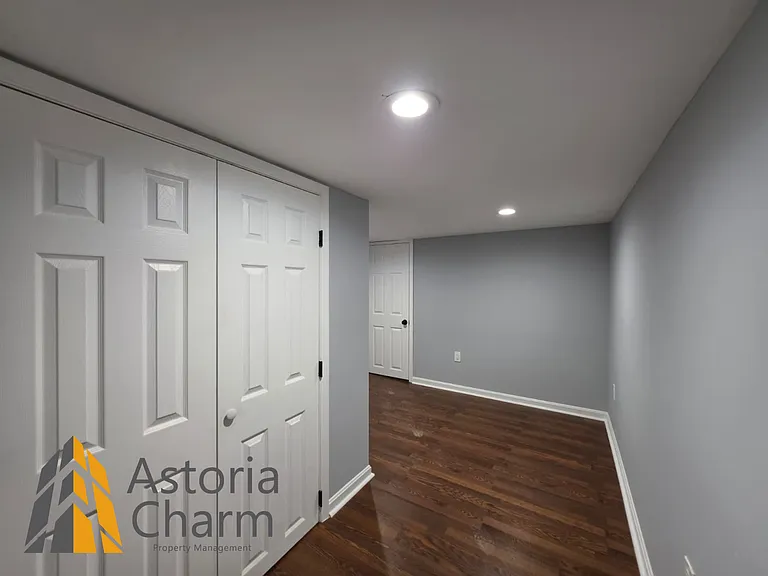 2920 E Madison St — Photo 10