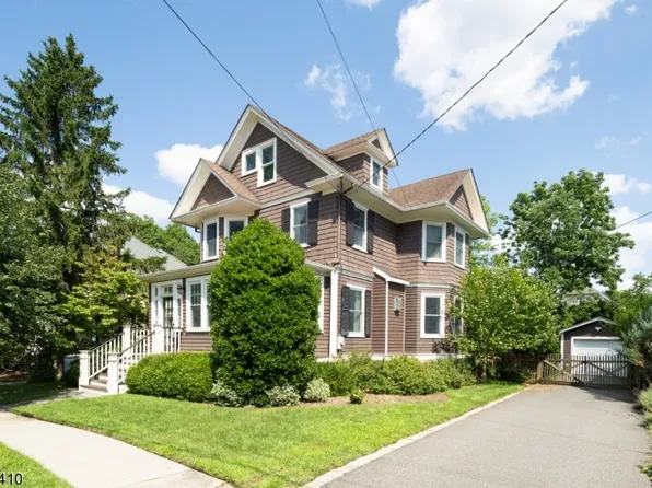 32 N Hillside Ave, Chatham Boro, NJ 07928