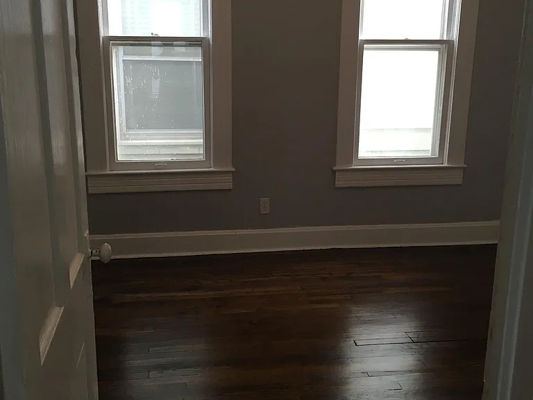 274 N 6th St — Photo 9