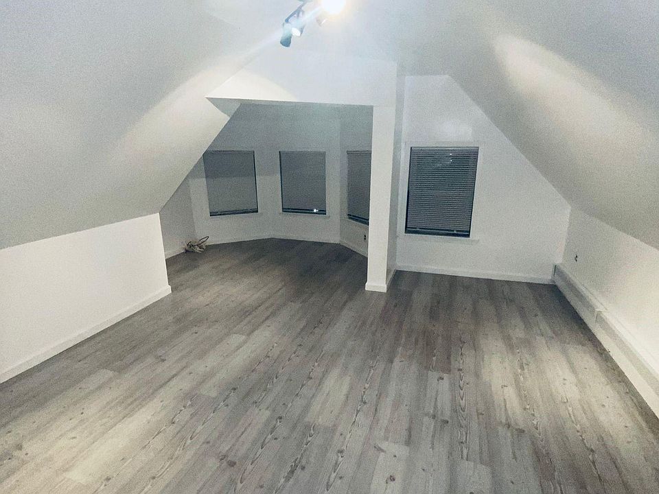1st image of 296 Hawthorne Ave